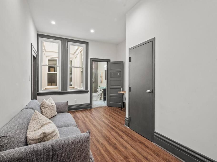 Luxury And Stylish 2bedroom On Carson, South Flats, Apartment *
