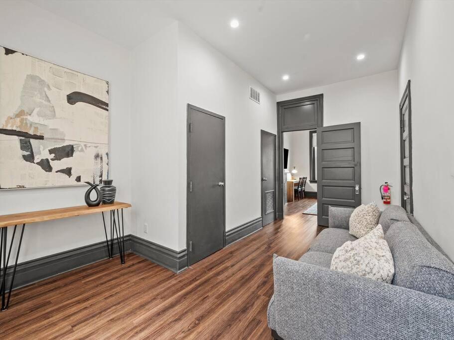 Luxury And Stylish 2bedroom On Carson, South Flats, Apartment
